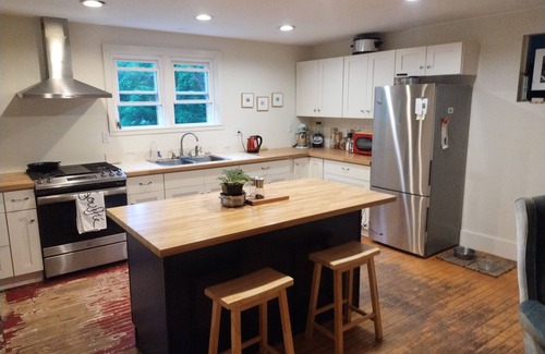 Weybridge Other | Quaint farmhouse with garden, big yard, river access- all near Middlebury, VT.