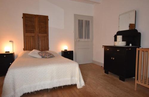 Barricourt House | Quaint Holiday Home in Tailly