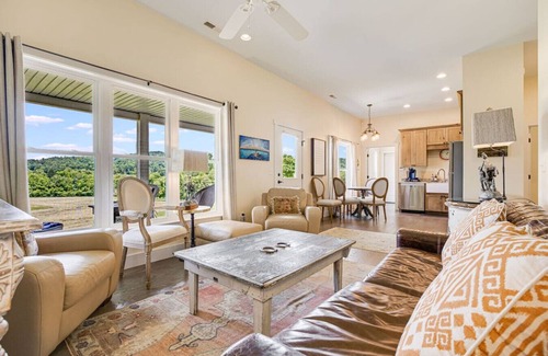 Fairview House | Quaint Home on Horse Farm, Gorgeous Views!