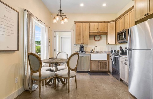 Fairview House | Quaint Home on Horse Farm, Gorgeous Views!