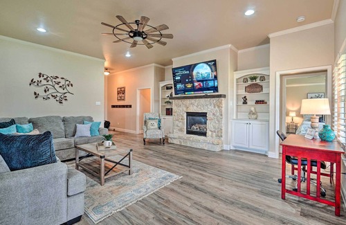 Lubbock House | Quaint Lubbock Home ~ 6 Mi to TTU + Downtown!