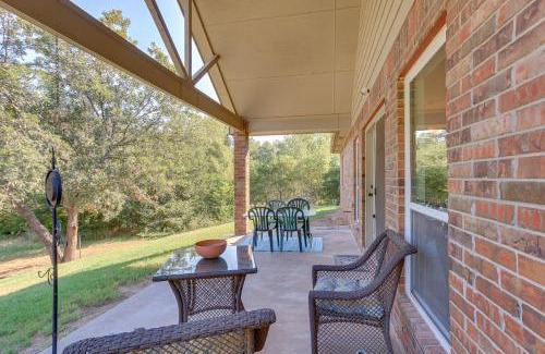 Noble House | Quaint Noble Home 6 Mi to University of Oklahoma!