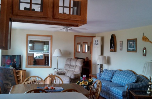 Ferryville House | Quaint Single Family home overlooking Pool 9