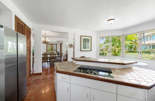 Cerro Gordo Villa | Quaint villa Beach access Elina