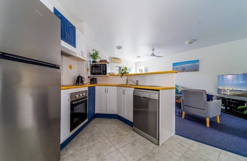 Scarness Apartment | Quality Esplanade Apartment