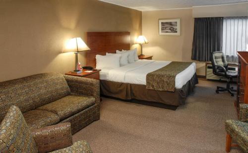 Austintown Hotel | Quality Inn Austintown-Youngstown West