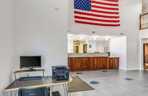 Calvert City Hotel | Quality Inn Calvert City - Paducah East