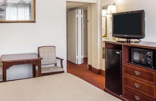 Franklin Hotel | Quality Inn & Conference Center Franklin Downtown