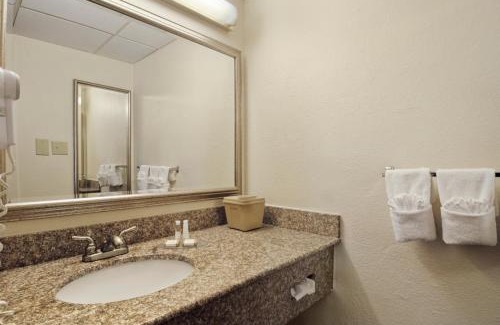Dalton Hotel | Quality Inn Dalton East