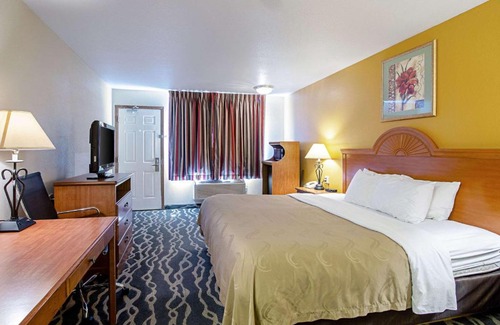 Huron Hotel | Quality Inn Huron