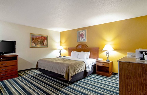 Huron Hotel | Quality Inn Huron