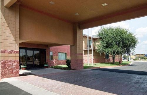Midland Hotel | Quality Inn Midland South
