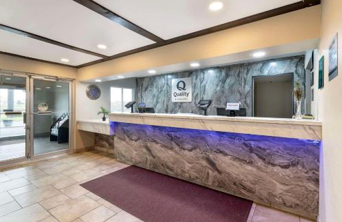 Newton Hotel | Quality Inn Newton at I-80