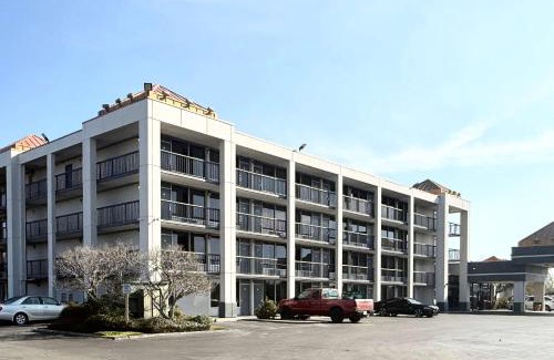Port Allen Hotel | Quality Inn & Suites Baton Rouge West - Port Allen