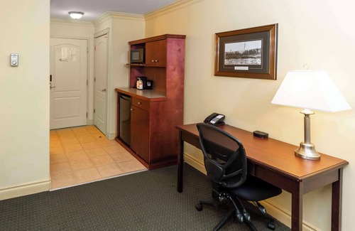 Whitecourt Hotel | Quality Inn & Suites