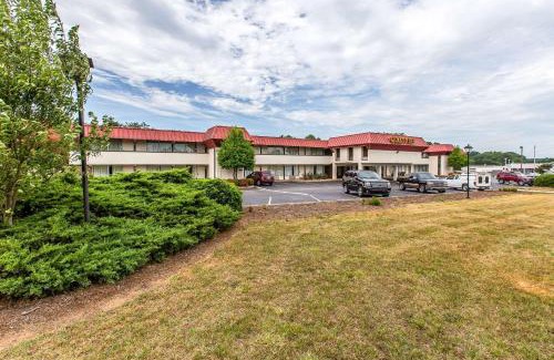 Easley Hotel | Quality Inn & Suites Easley - Greenville