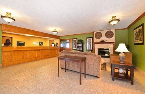 Grinnell Hotel | Quality Inn & Suites Grinnell near University