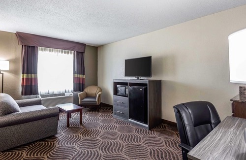 South Salisbury Hotel | Quality Inn & Suites