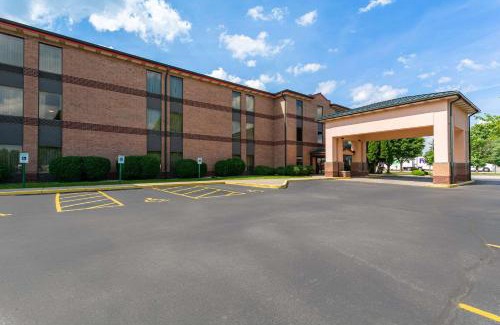 Sellersburg Hotel | Quality Inn & Suites