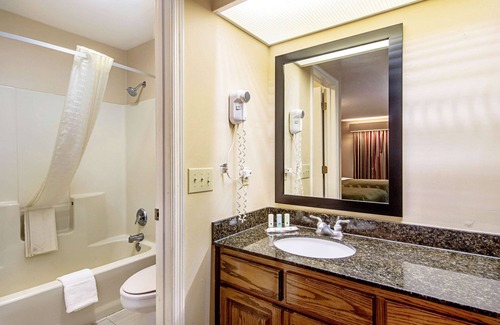 Thomaston Hotel | Quality Inn Thomaston
