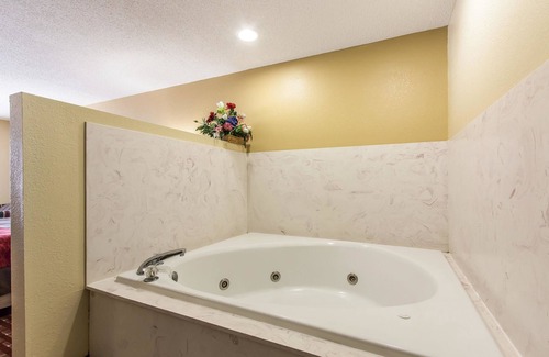 Andalusia Hotel | Quality Inn