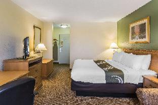 Perrysburg Hotel | Quality Inn