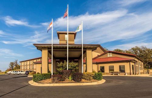 West Plains Hotel | Quality Inn
