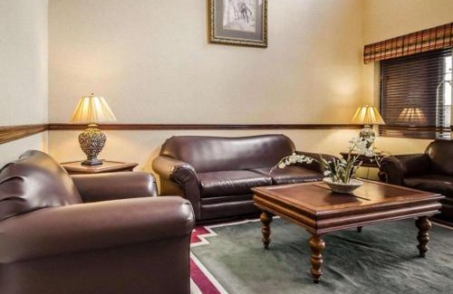 Jeffersonville - Clarksville Hotel | Quality Suites Jeffersonville - Louisville North