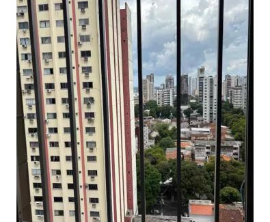 Nazare House | Quarto em área nobre central da cidade