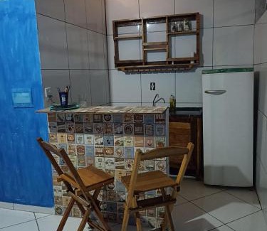 Jardim dos Ipes House | Quarto refrigerado,sala,cozinha completa,banheiro privativo