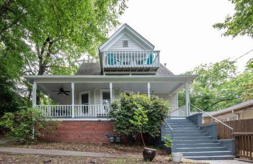 Virginia Highland House | Queen's Gambit