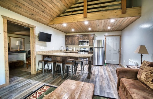 Island Park Cabin | Queen Suite at Ponds Lodge Cabin 6 Unit 4