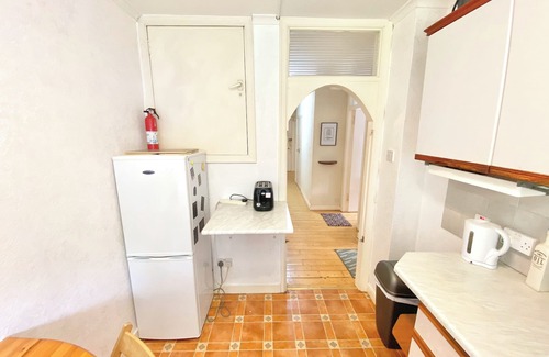 Gifford Apartment | Queen’s Park Court | Spacious 2-Bedroom Flat by Holyrood Park