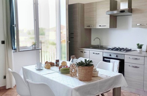 Alice Castello Apartment | Quick Home Mimosa - One Bedroom Apartment, Sleeps 4