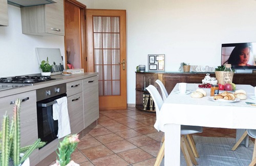 Alice Castello Apartment | Quick Home Mimosa - One Bedroom Apartment, Sleeps 4