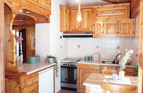Pontboset Apartment | Quick Home - Viola - One Bedroom Apartment, Sleeps 2