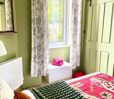 Seafield Apartment | Quiet 1 Bed with Garden Views Near Leith & City Centre