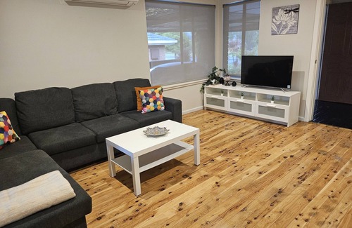 Orange House | Quiet-1-bedroom residential with covered park