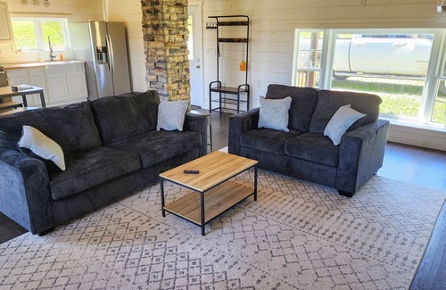 Couch Cabin | Quiet 2 story Cabin on 32 acres near eleven point river