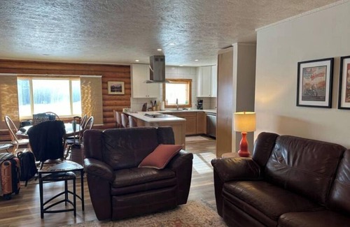 South Park House | Quiet 3 Bedroom Home with Beautiful Mountain Views in Jackson.