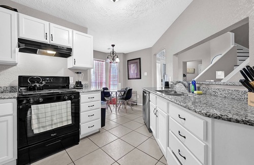 El Lago House | Quiet 4BR Near Nasa & Kemah, King Bed, Bbq, Patio