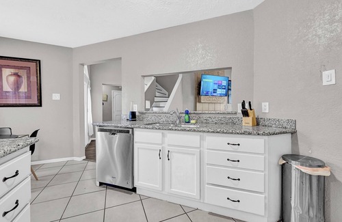 El Lago House | Quiet 4BR Near Nasa & Kemah, King Bed, Bbq, Patio