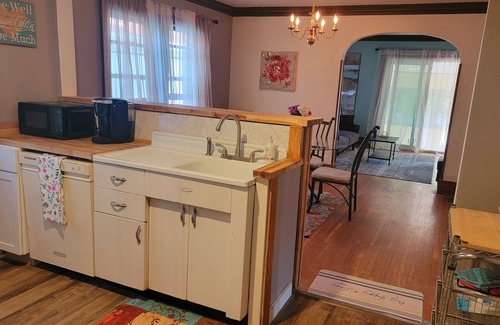 Rochester Apartment | Quiet and cozy 2 bedroom upper apartment