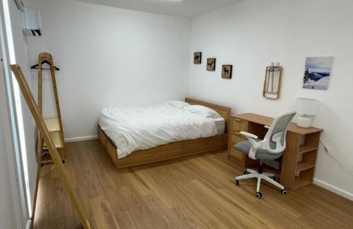 Braybrook House | Quiet and Cozy corner