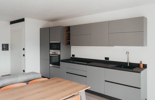 Castel Ivano Apartment | Quiet apartment surrounded by greenery, with views of the valley and sunset
