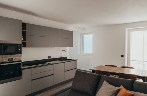 Castel Ivano Apartment | Quiet apartment surrounded by greenery, with views of the valley and sunset
