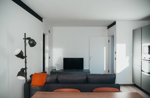 Castel Ivano Apartment | Quiet apartment surrounded by greenery, with views of the valley and sunset
