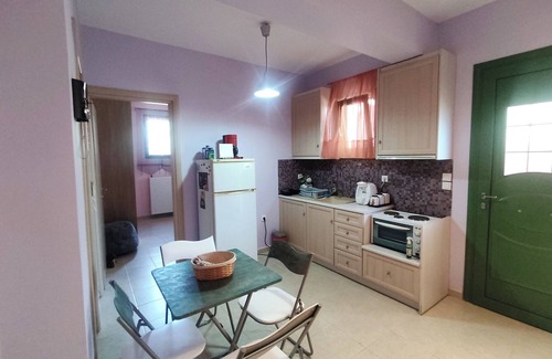 Kontos Apartment | Quiet Apartment in Marathonas - 5 min From the Beach!