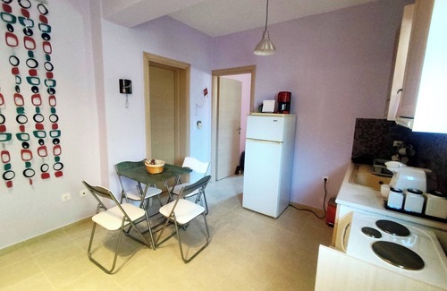 Kontos Apartment | Quiet Apartment in Marathonas - 5 min From the Beach!