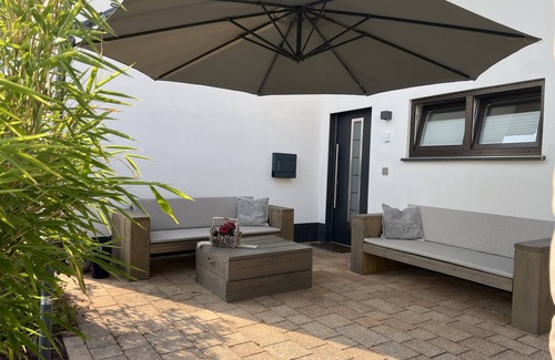 Langscheid Condo | Quiet, beautiful, modern and nicely furnished apartment with private access